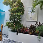 La Contessa